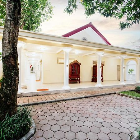 Tirtodipuran Hotel By Natts Hospitality Indonesia Yogyakarta Ngoại thất bức ảnh